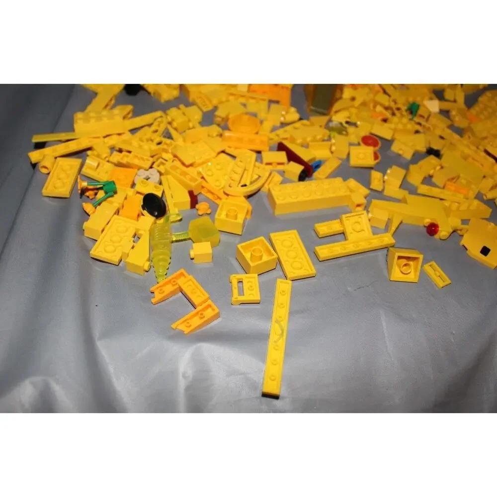 Lego 560+ All Yellow Multi Set Assorted Bricks And Pieces Toys City, Dino, Sub +